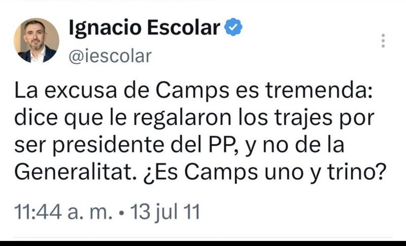 Archivo:Escolar trajes Camps 2011.jpg