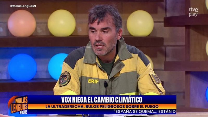 Archivo:Juan BRIF RTVE bombero.jpg